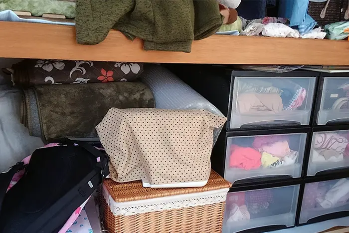 ぎゅうぎゅうのタンス