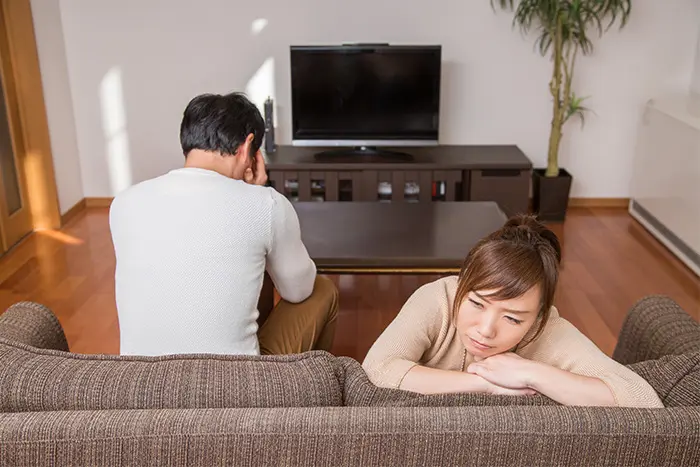 困っている夫婦
