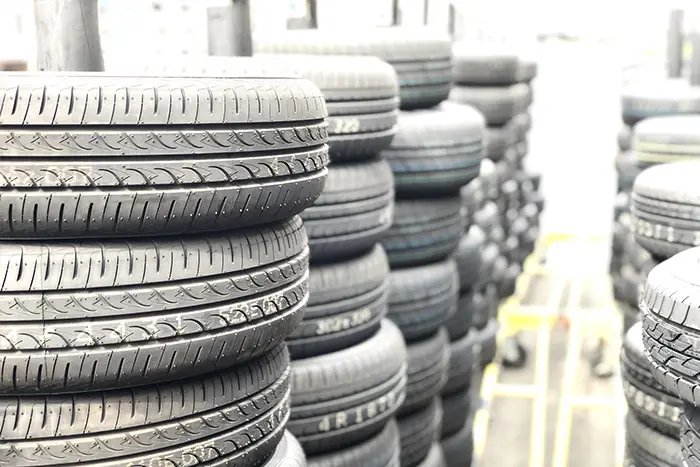 タイヤ保管サービスの倉庫