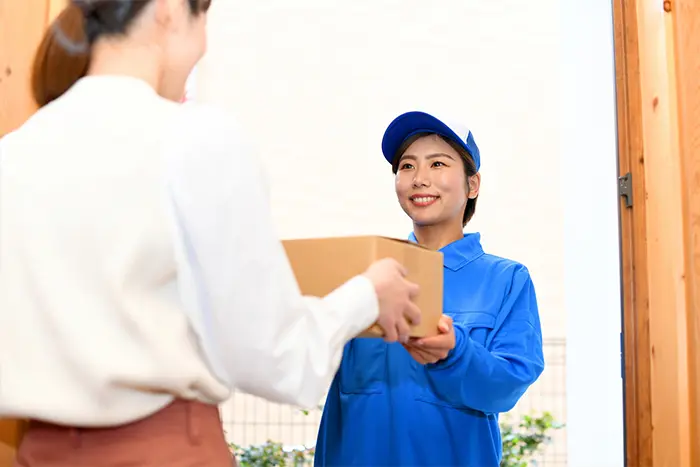 宅配業者に集荷してもらっている人