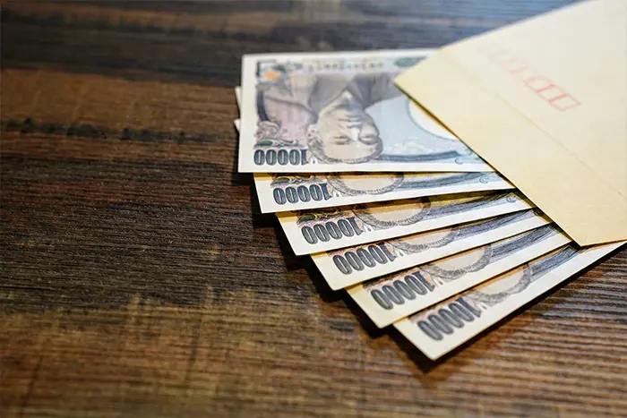 封筒に入った1万円札